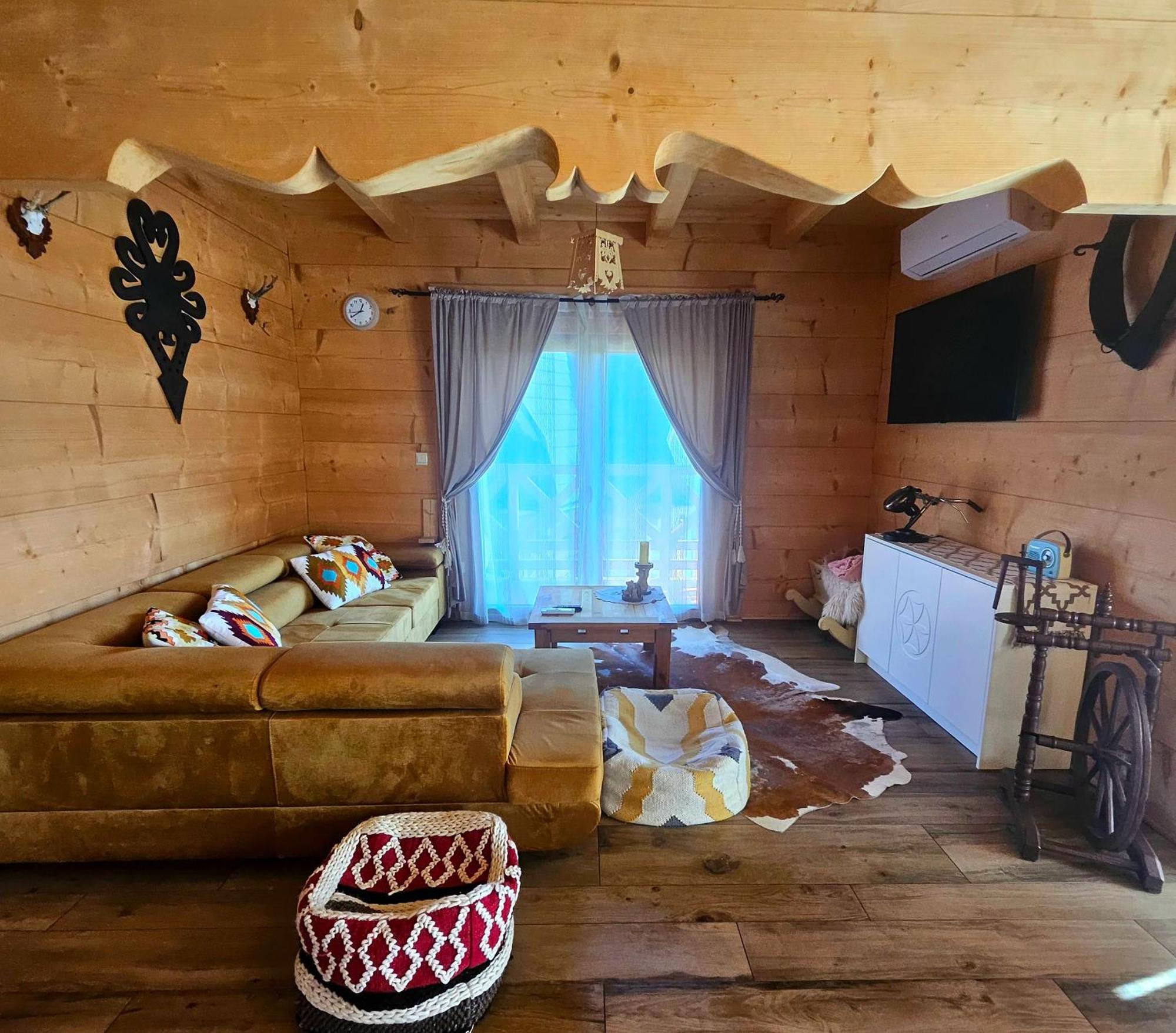 Goralska Chatka 3 Highland Cottage - Jacuzzi, Sauna, Split Ac, Private Parking, Mountains View Chalet Zakopane